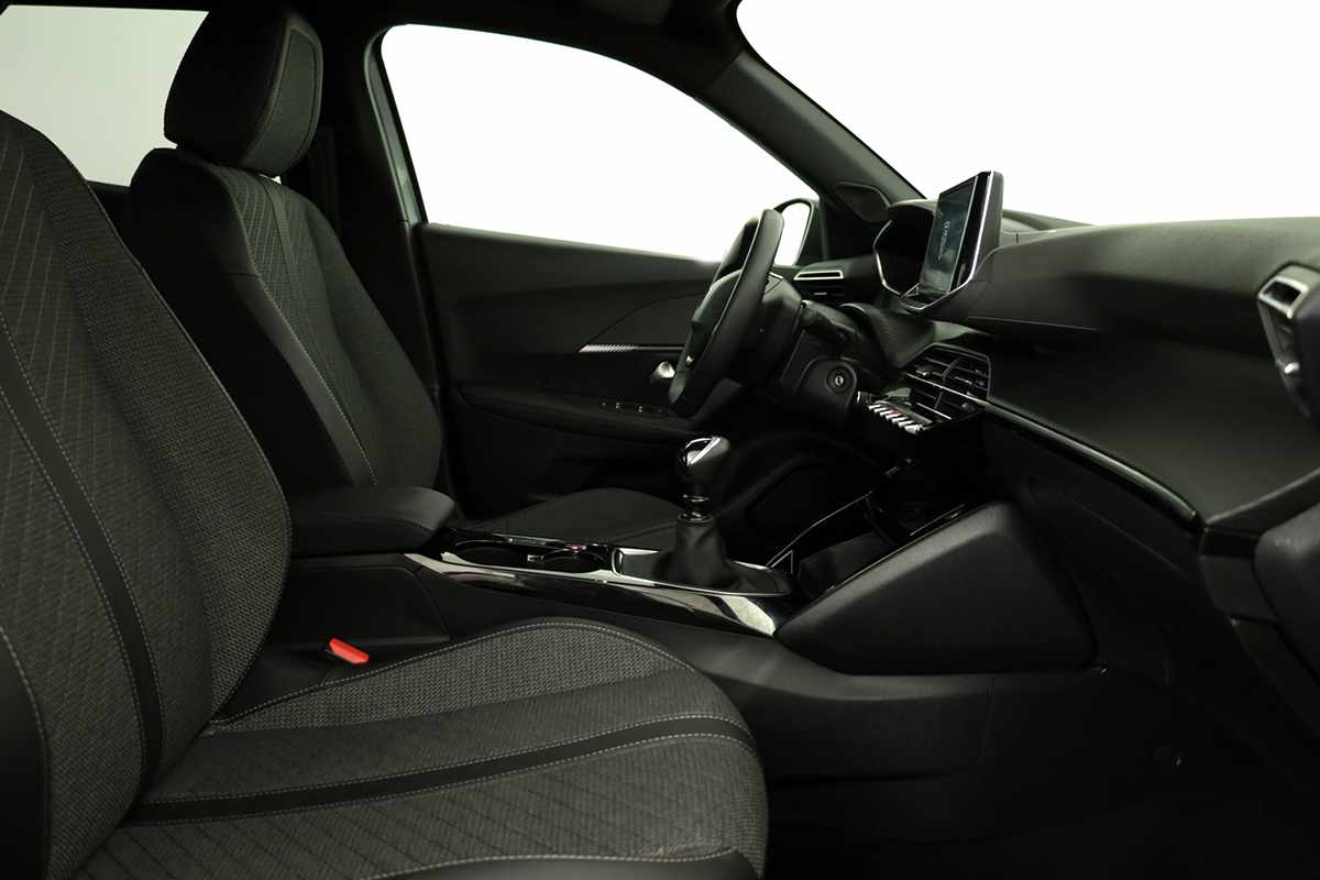 peugeot-2008-2024-gasolina-1199cc