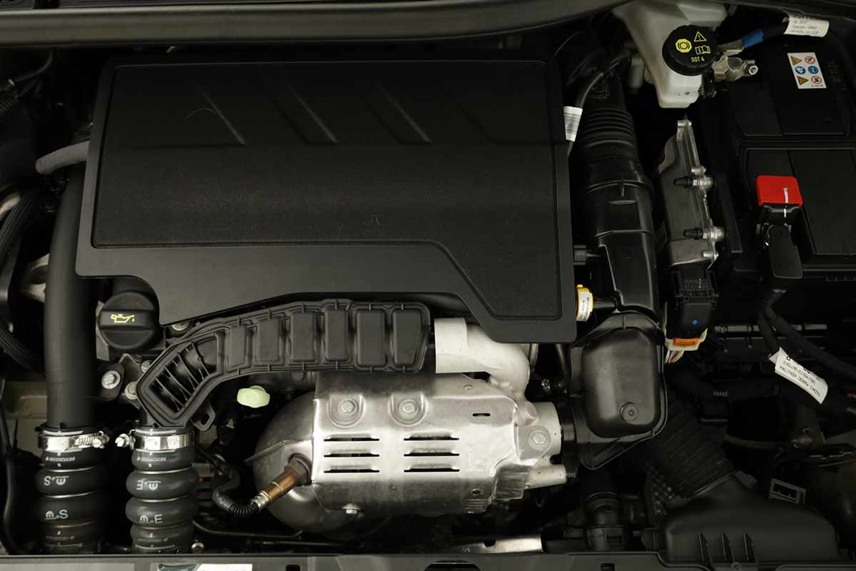 peugeot-2008-2024-gasolina-1199cc