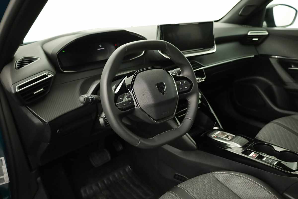 peugeot-e-2008-2025-eletrico-0cc