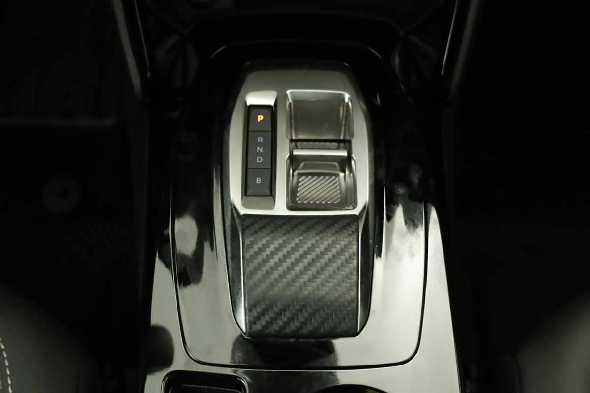 peugeot-e-2008-2025-eletrico-0cc