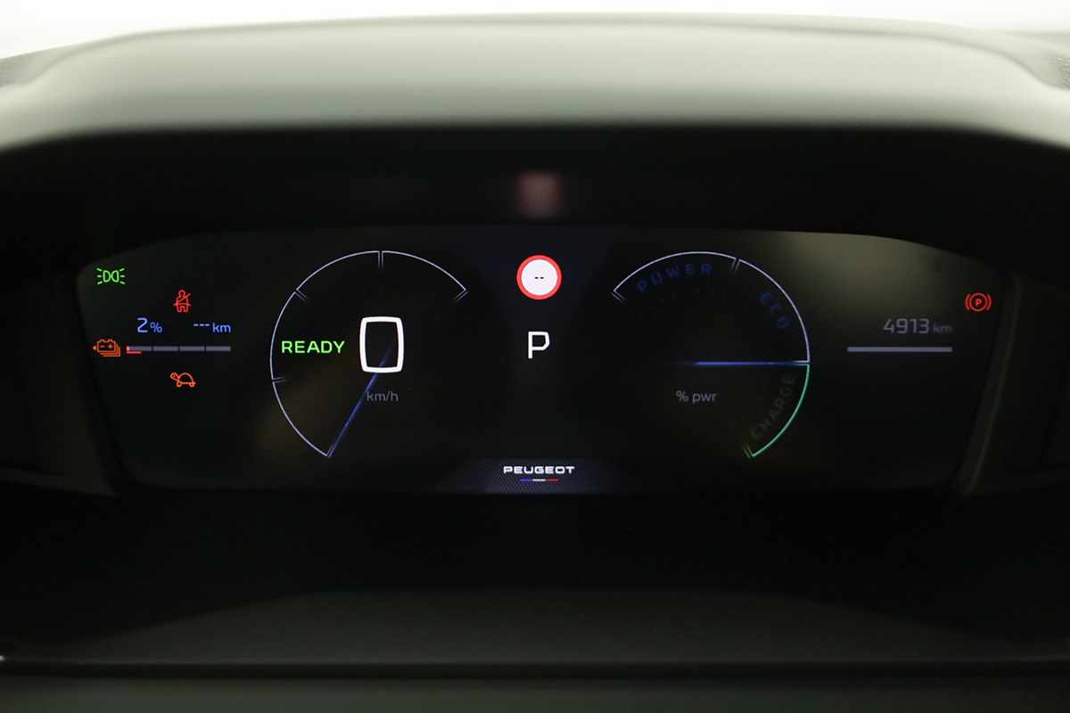 peugeot-e-2008-2025-eletrico-0cc