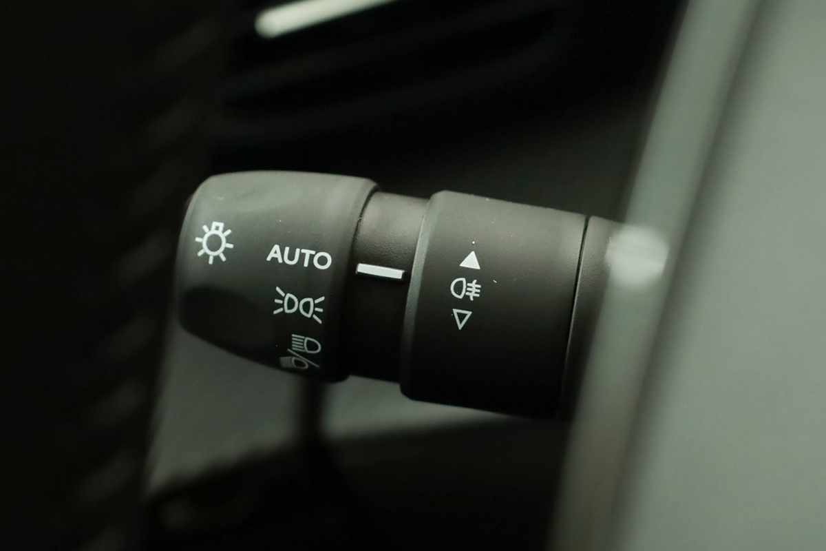 peugeot-e-2008-2025-eletrico-0cc