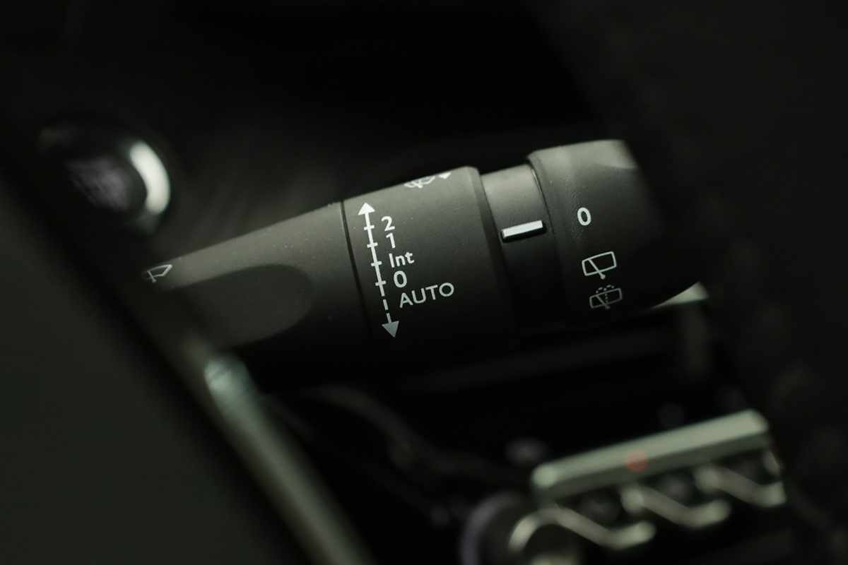peugeot-e-2008-2025-eletrico-0cc