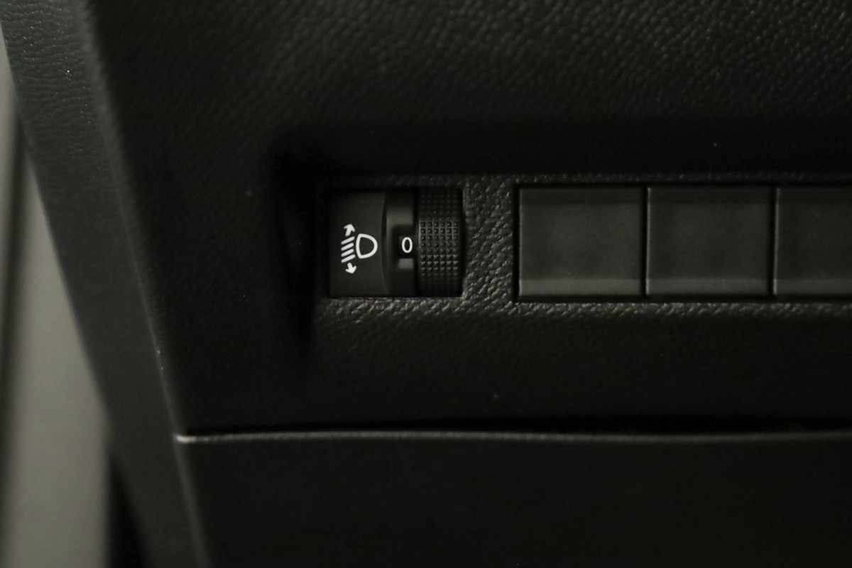 peugeot-e-2008-2025-eletrico-0cc