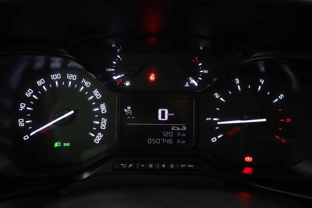 citroen-berlingo-2024-diesel-1499cc