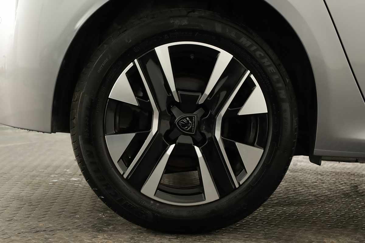 peugeot-208-2025-gasolina-1199cc