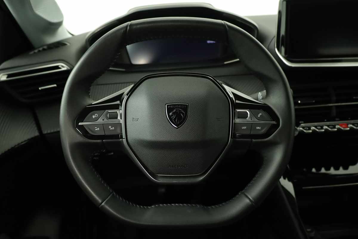 peugeot-208-2025-gasolina-1199cc