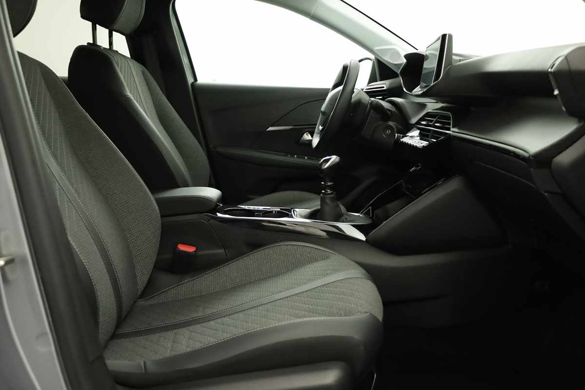 peugeot-208-2025-gasolina-1199cc