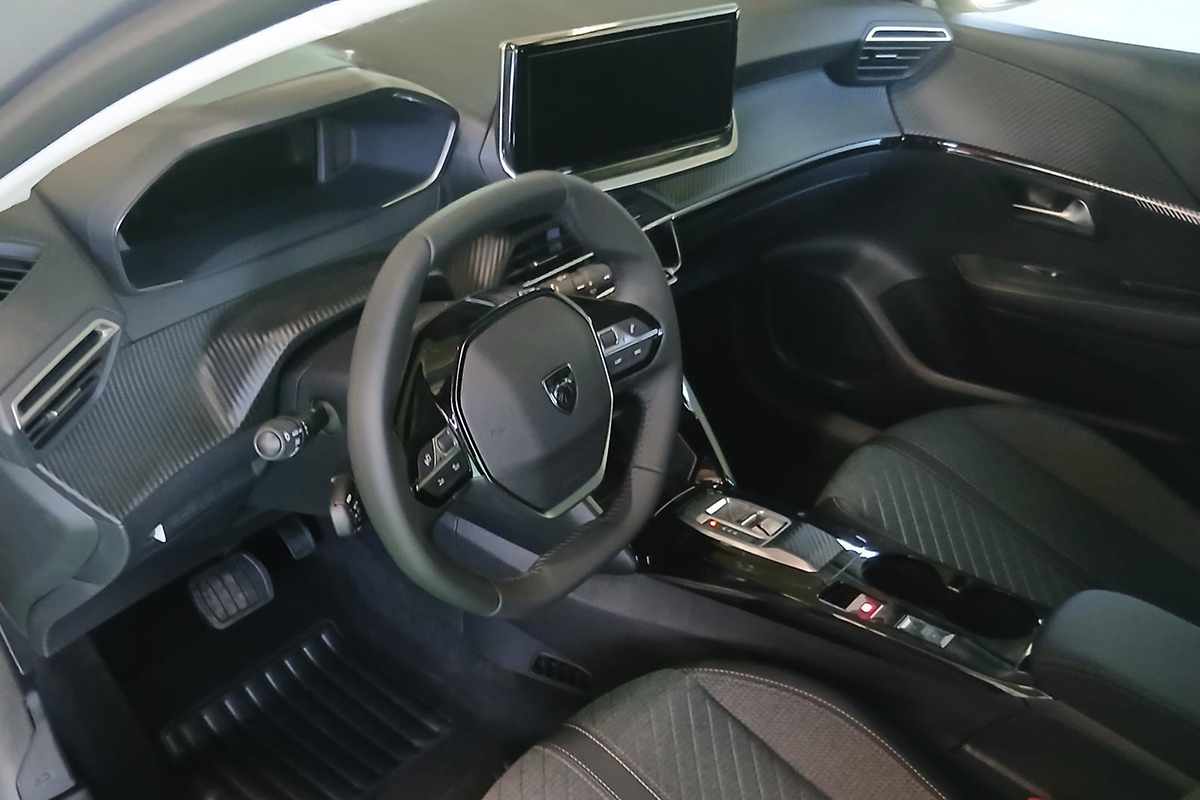 peugeot-208-2026-gasolina-1199cc