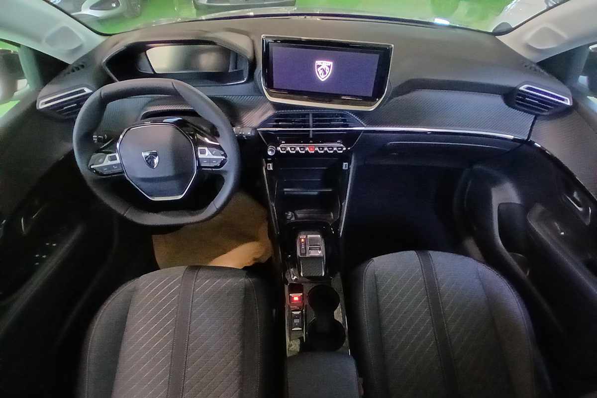 peugeot-208-2026-gasolina-1199cc