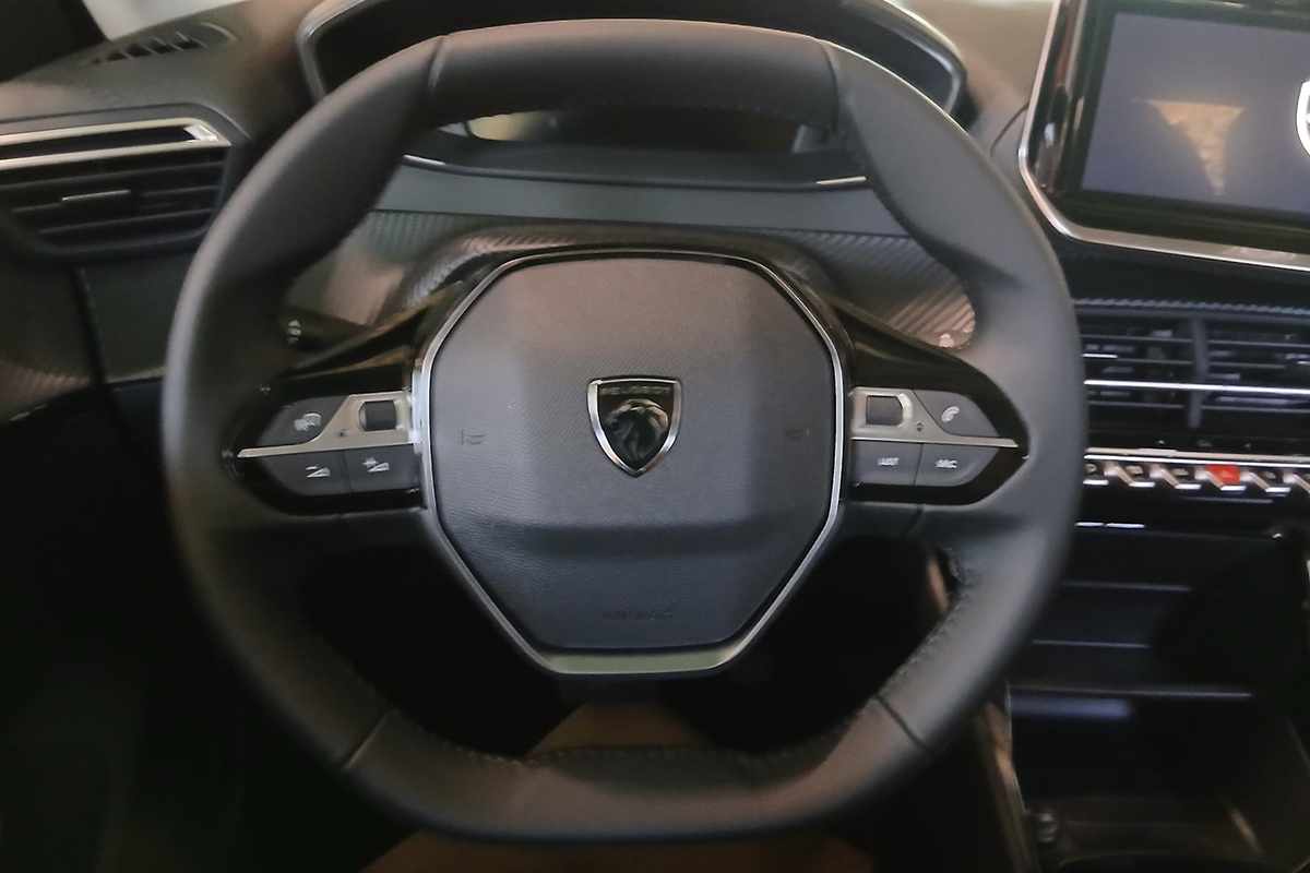 peugeot-208-2026-gasolina-1199cc