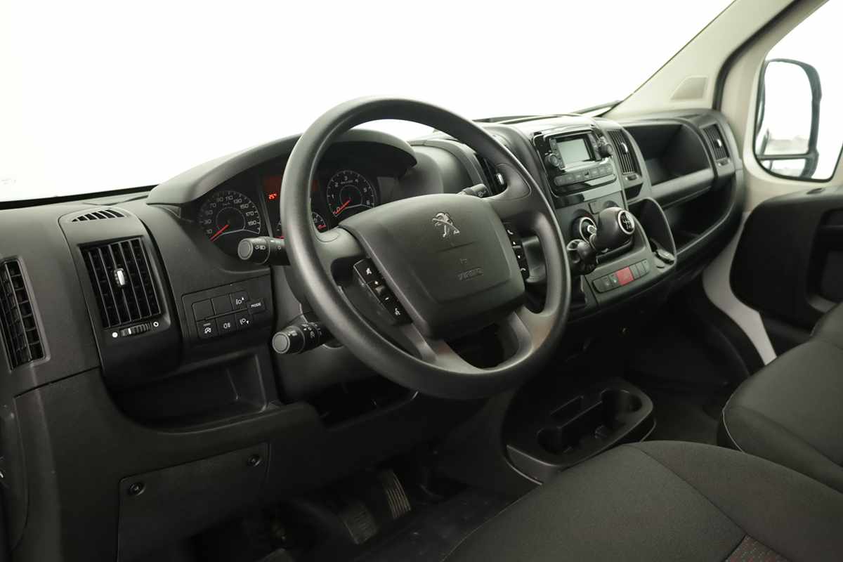 peugeot-boxer-2024-diesel-2184cc