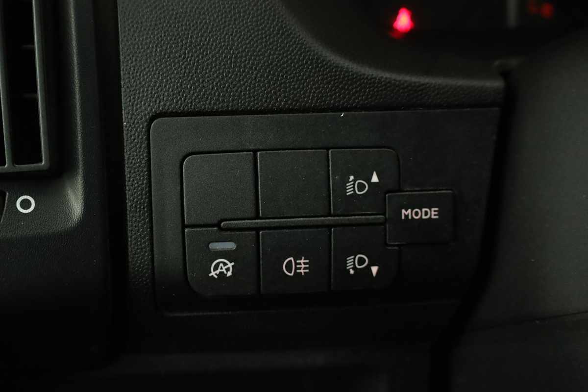 peugeot-boxer-2024-diesel-2184cc