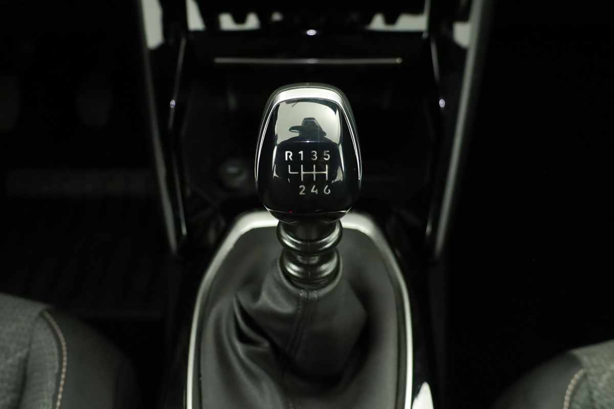 peugeot-2008-2024-gasolina-1199cc