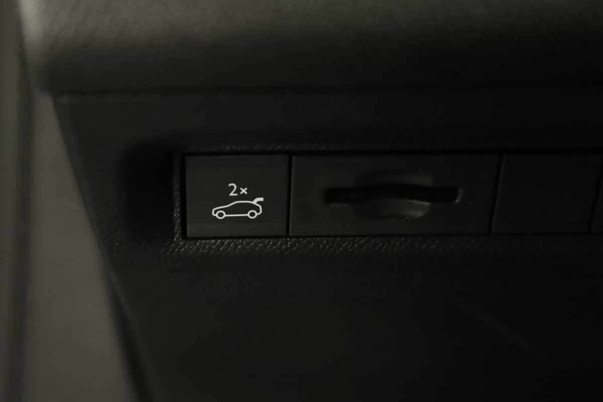 peugeot-308-sw-2024-gasolina-1199cc