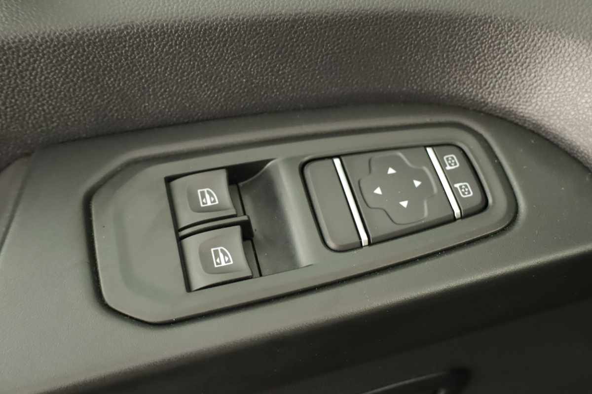 renault-trafic-2024-diesel-1997cc