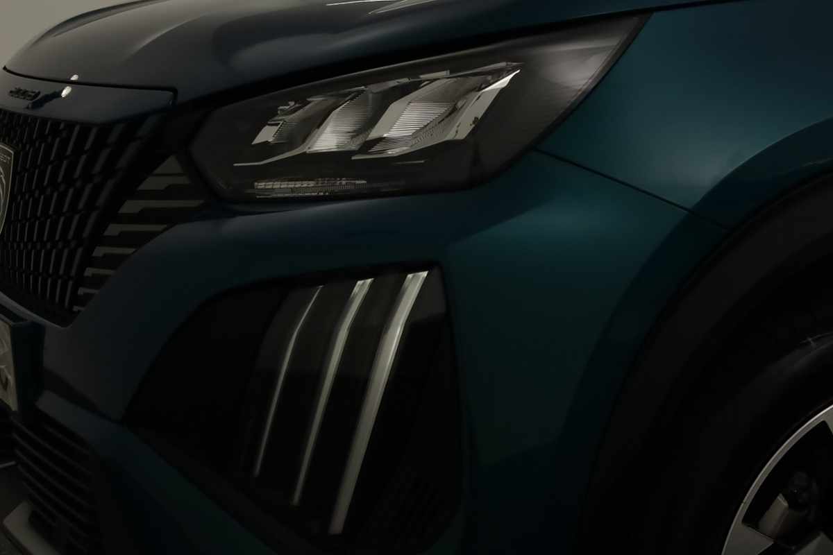 peugeot-e-2008-2025-eletrico-0cc