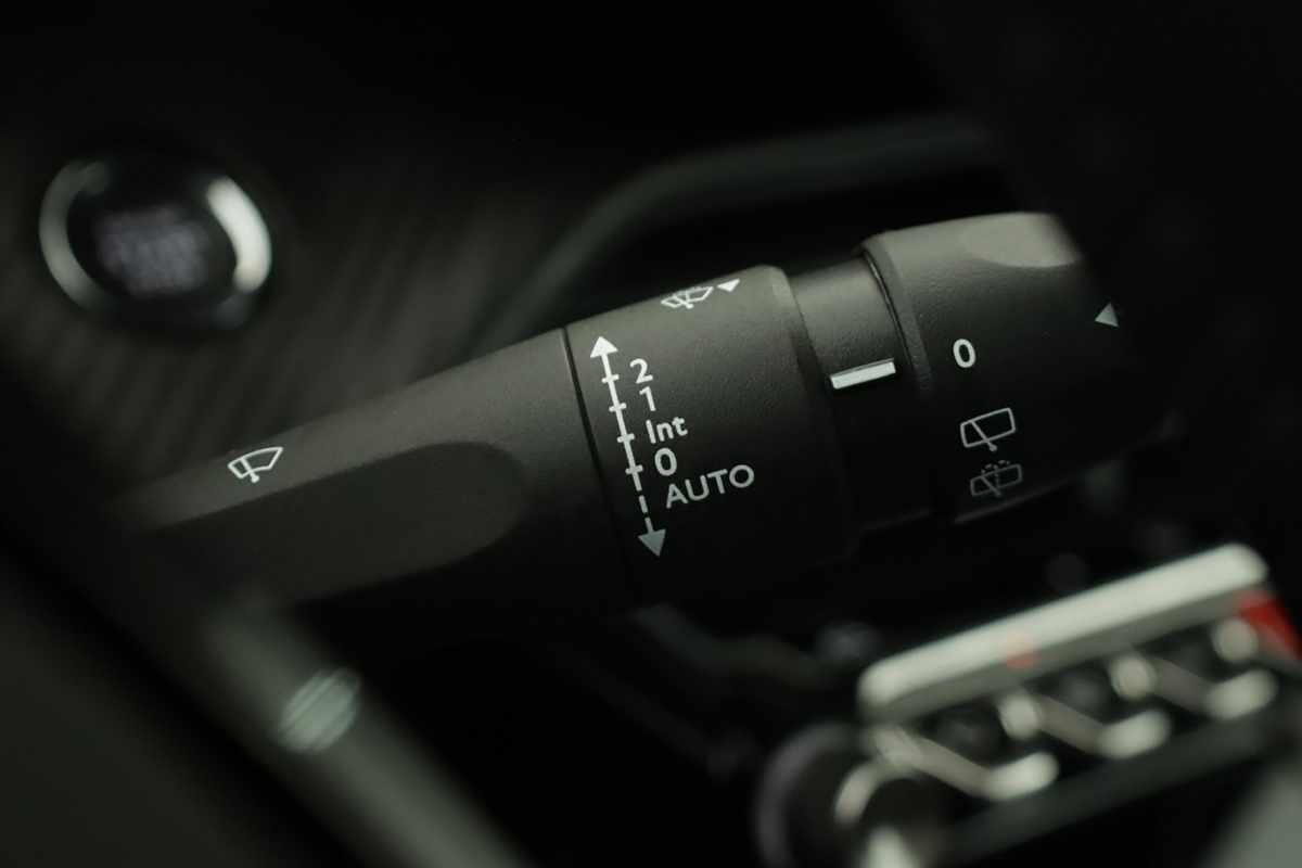 peugeot-e-2008-2025-eletrico-0cc