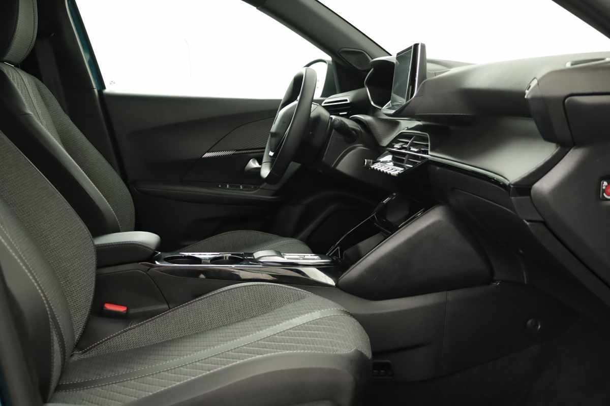 peugeot-e-2008-2025-eletrico-0cc