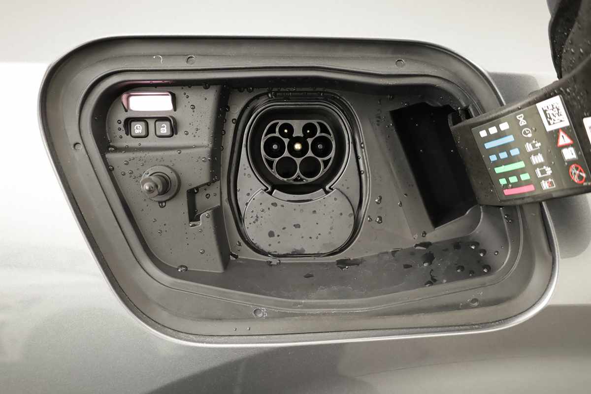 renault-rafale-2025-hibrido-a-gasolina-1199cc