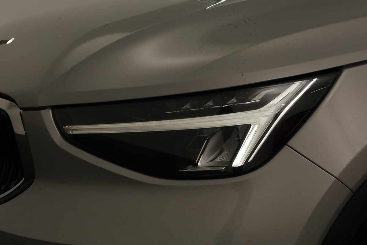 volvo-xc40-2025-gasolina-1969cc