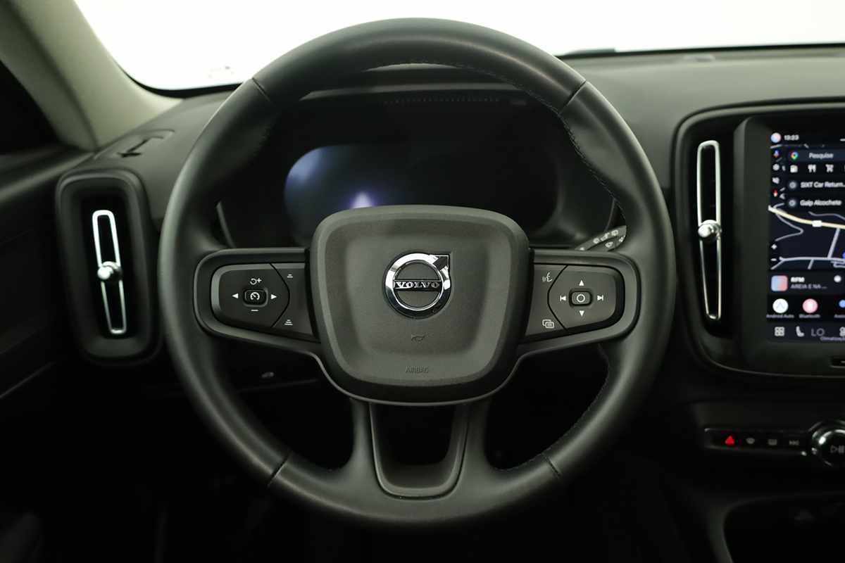 volvo-xc40-2025-gasolina-1969cc