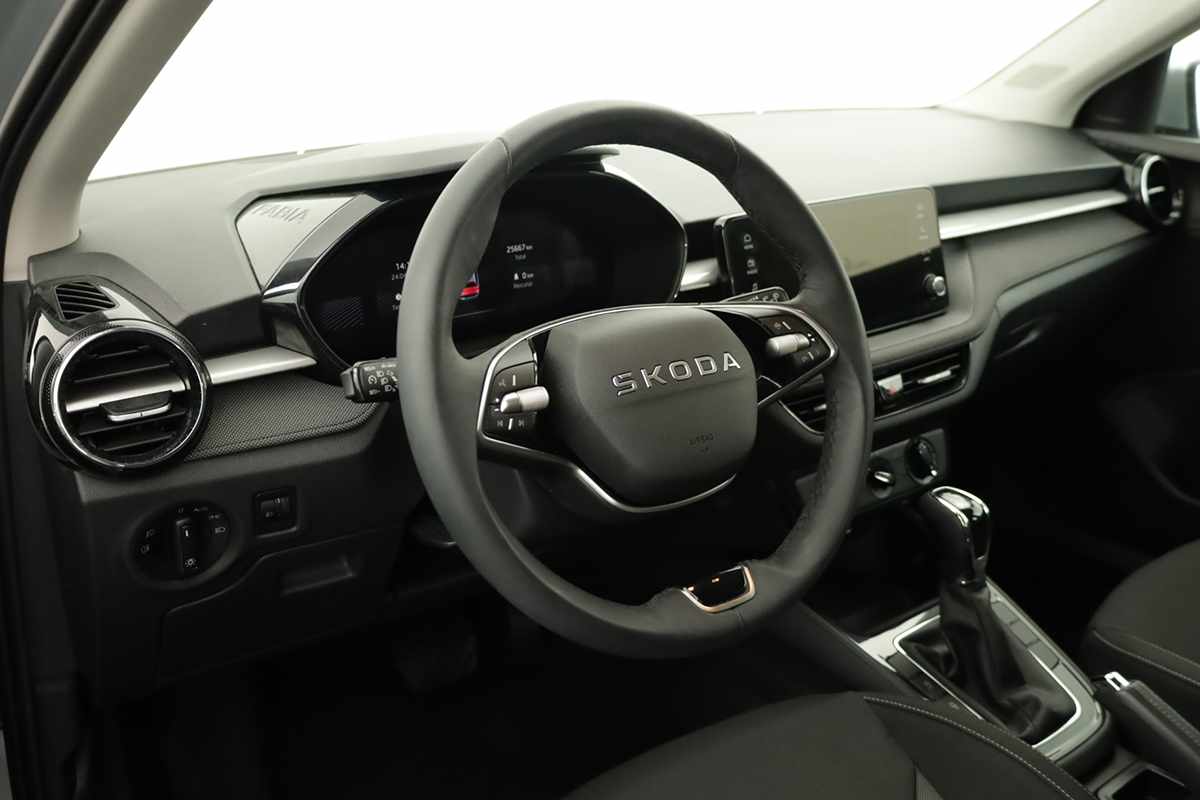 skoda-fabia-2025-gasolina-999cc