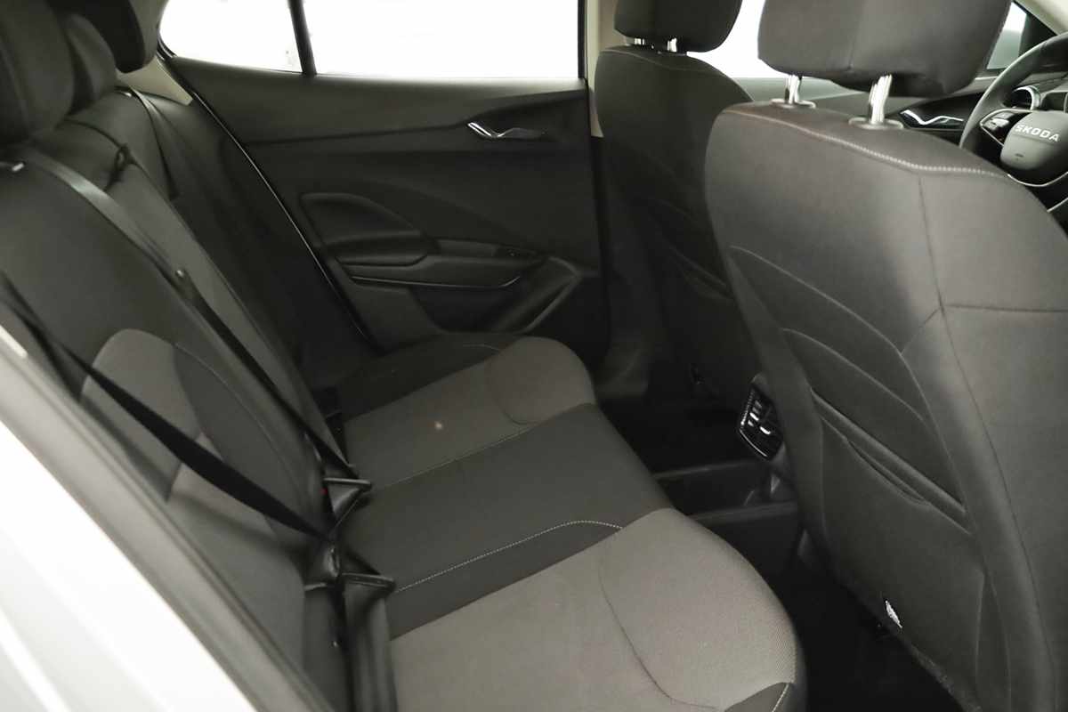 skoda-fabia-2025-gasolina-999cc