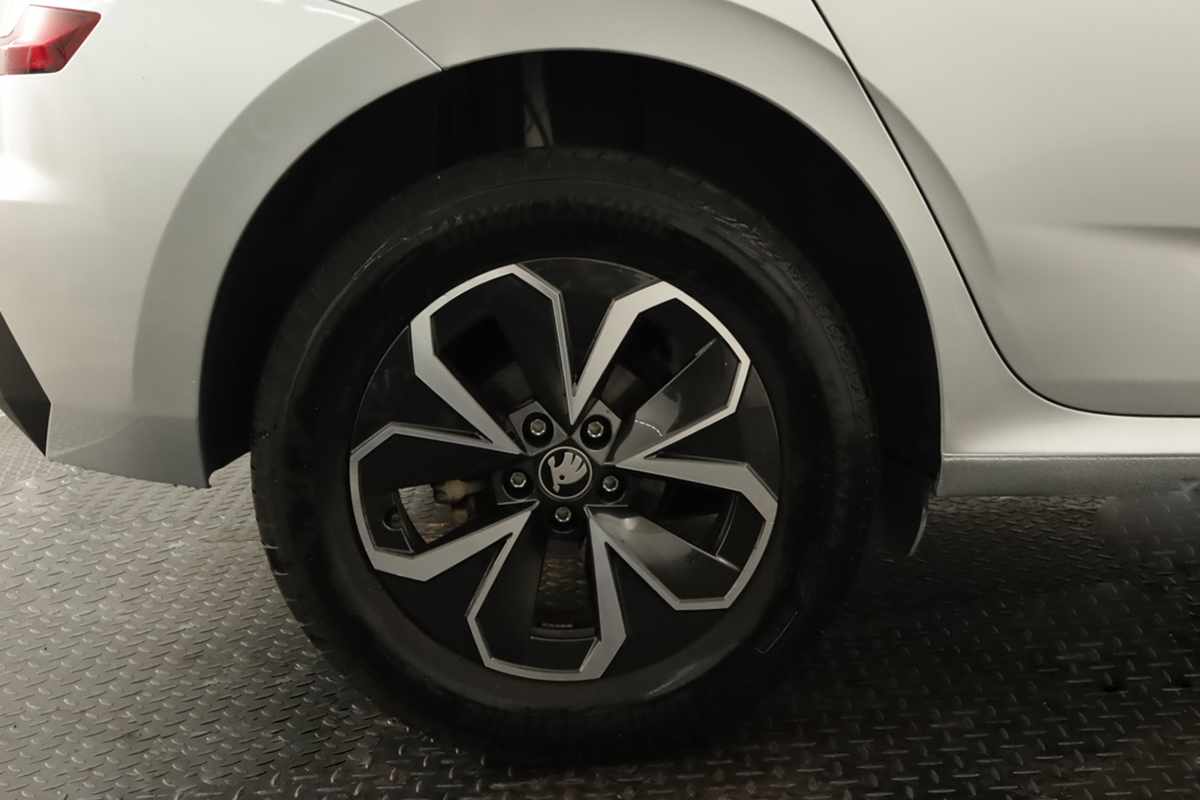 skoda-kamiq-2025-gasolina-999cc