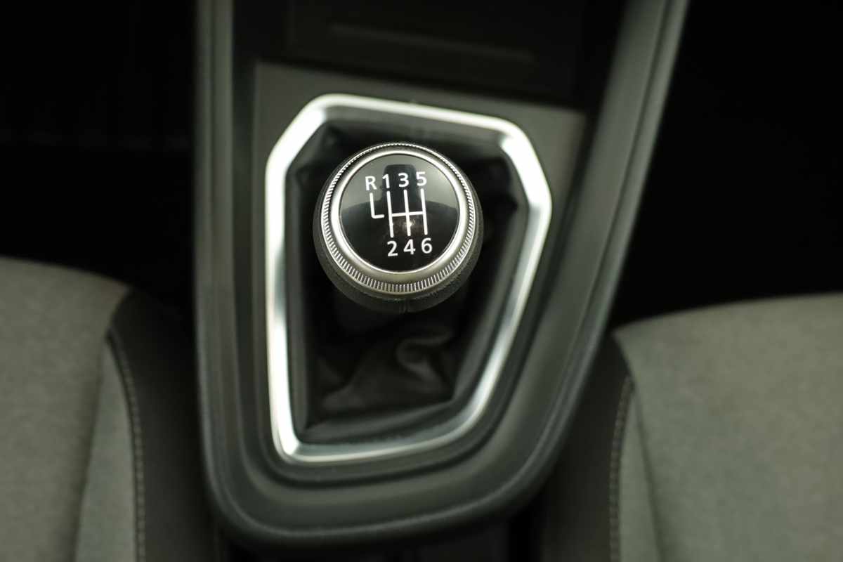 mitsubishi-colt-2024-gasolina-999cc