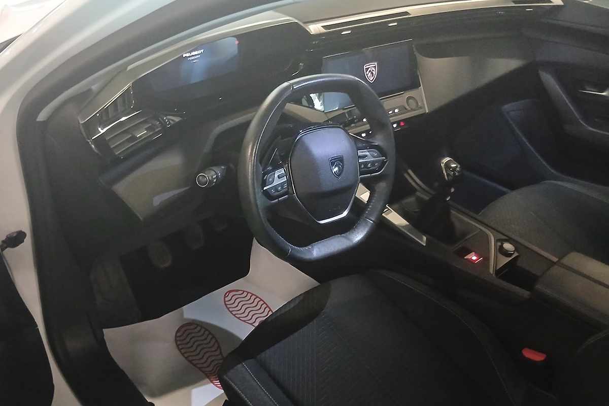 peugeot-308-2023-gasolina-1199cc