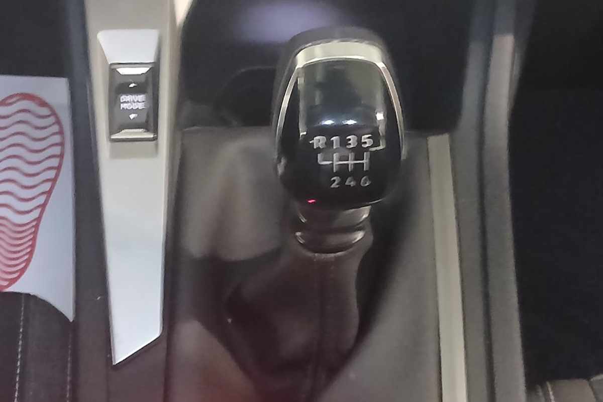 peugeot-308-2023-gasolina-1199cc