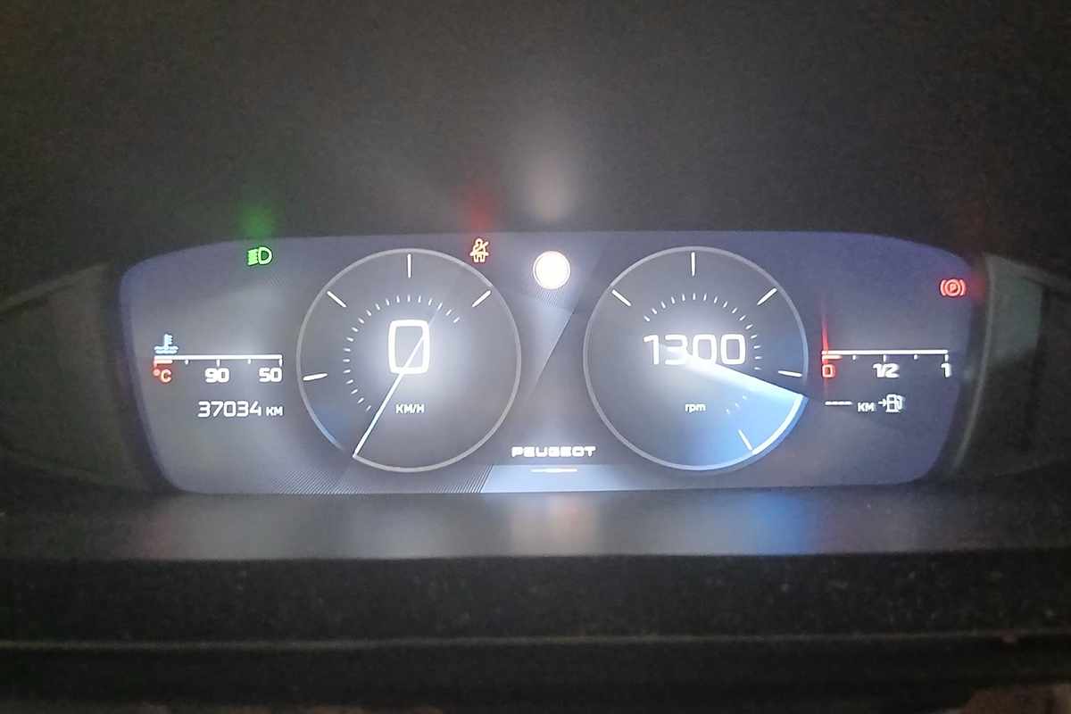 peugeot-308-2023-gasolina-1199cc