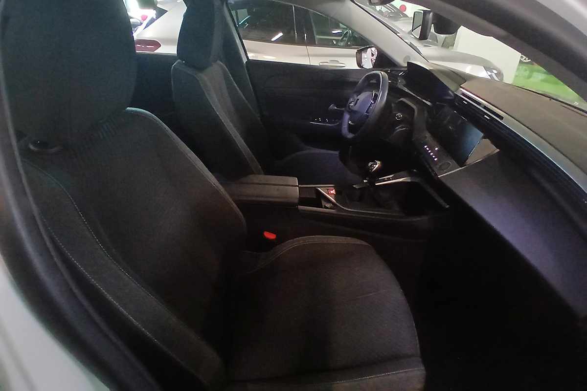 peugeot-308-2023-gasolina-1199cc