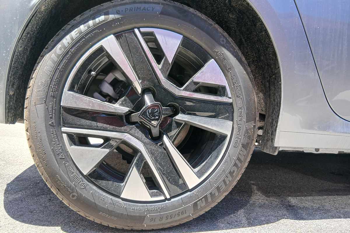 peugeot-208-2026-gasolina-1199cc