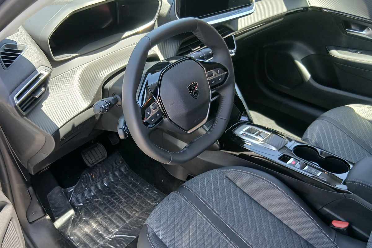 peugeot-208-2026-gasolina-1199cc
