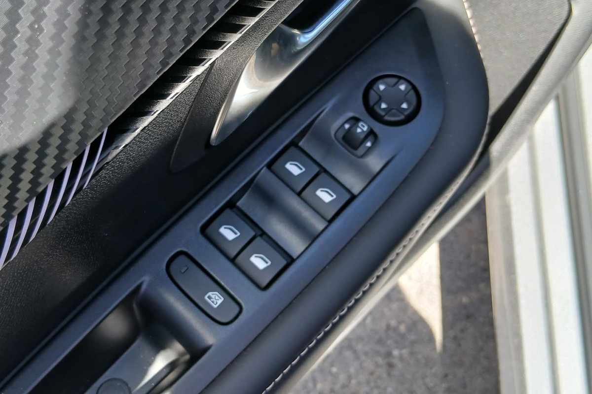 peugeot-208-2026-gasolina-1199cc