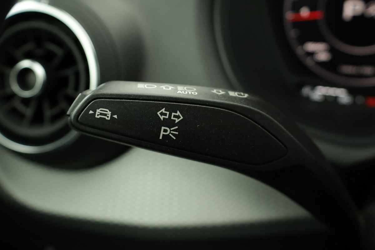audi-q2-2023-gasolina-1498cc