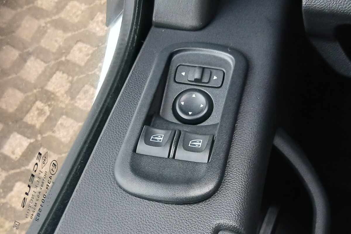 renault-master-2023-diesel-2299cc