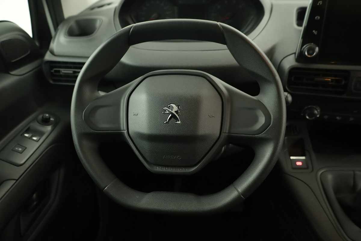 peugeot-partner-2024-diesel-1499cc