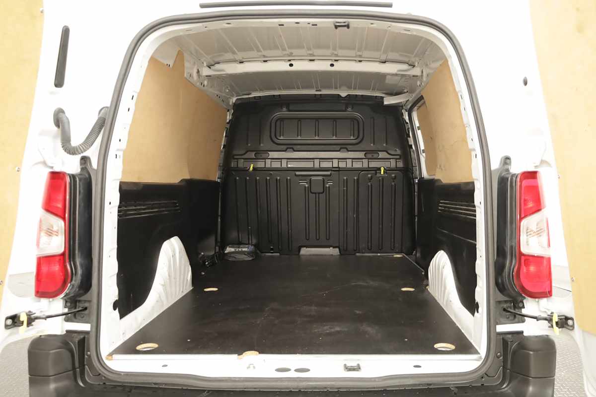 peugeot-partner-2024-diesel-1499cc