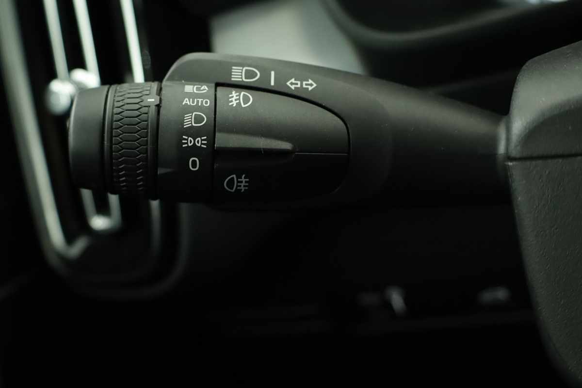 volvo-xc40-2024-gasolina-1477cc