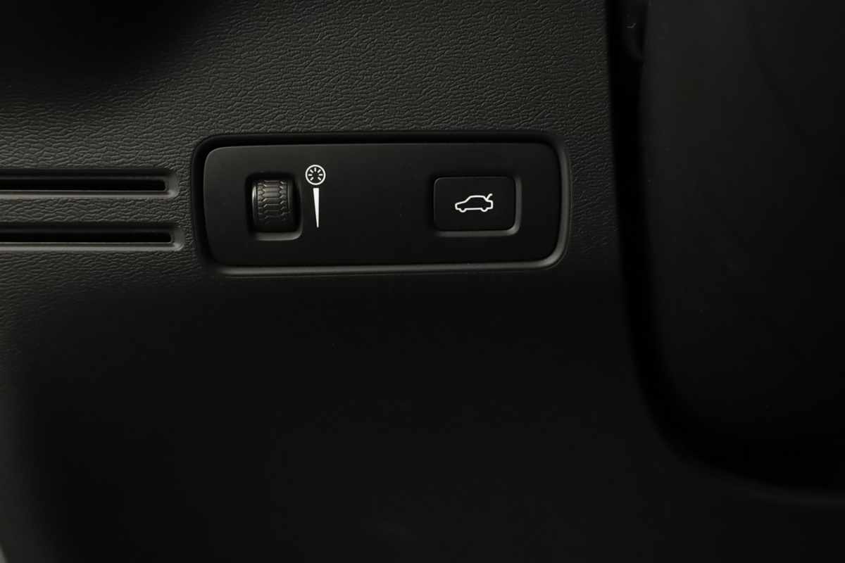 volvo-xc40-2024-gasolina-1477cc