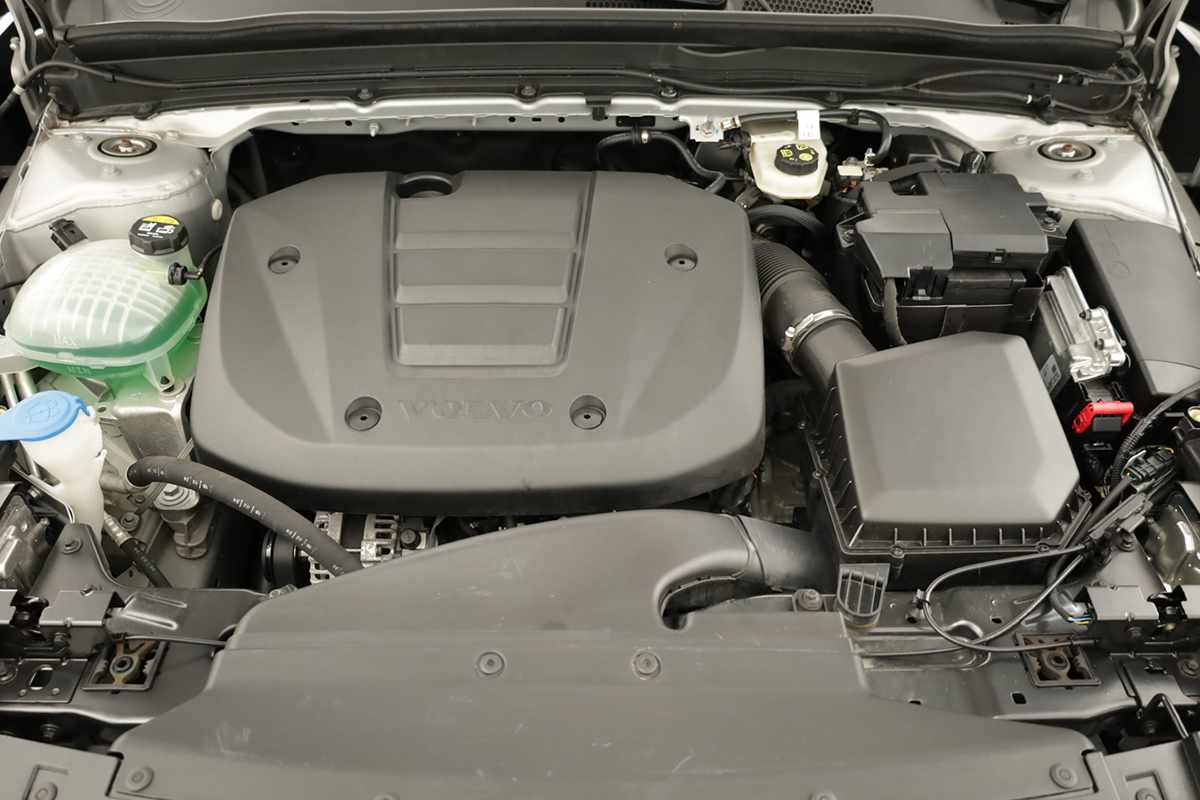 volvo-xc40-2024-gasolina-1477cc