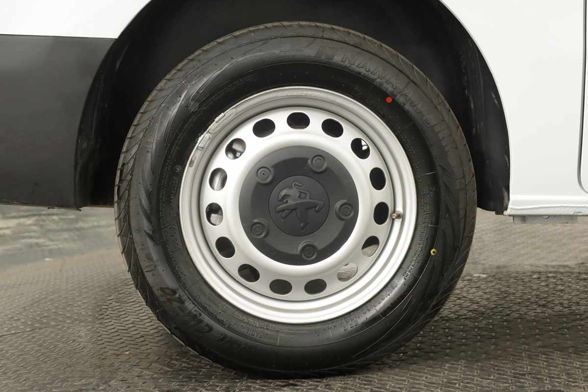 peugeot-expert-2024-diesel-1997cc