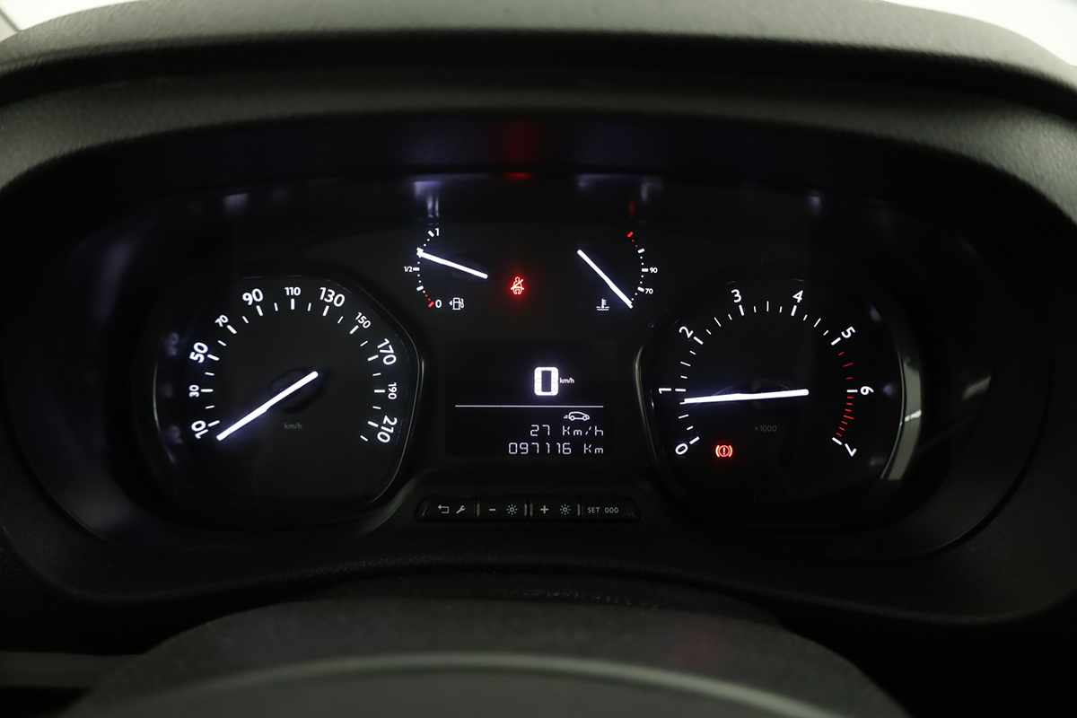 peugeot-expert-2024-diesel-1997cc