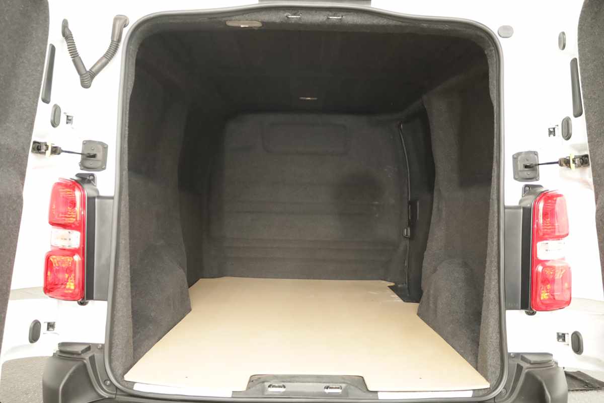 peugeot-expert-2024-diesel-1997cc