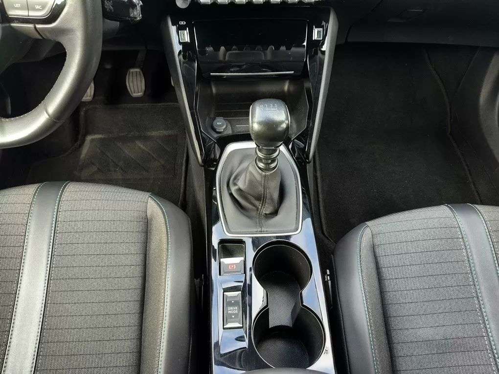 peugeot-2008-2022-gasolina-1199cc