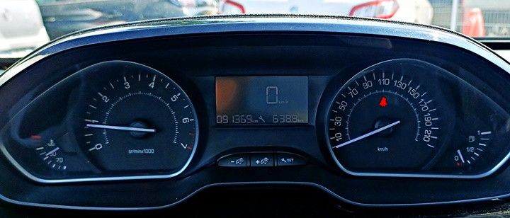 peugeot-208-2019-gasolina-1199cc