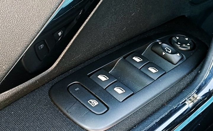 peugeot-208-2019-gasolina-1199cc